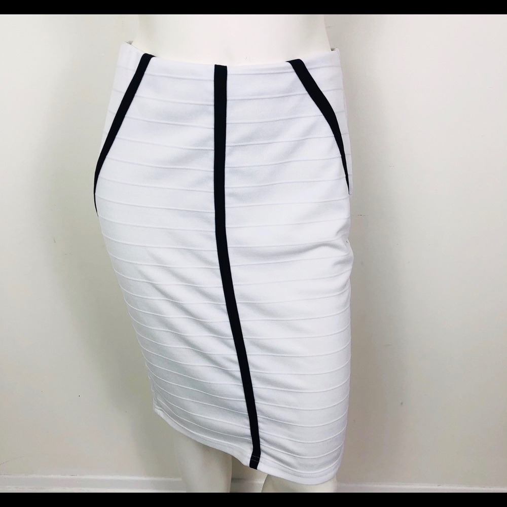 Contenta Elastic Waist Pencil Skirt